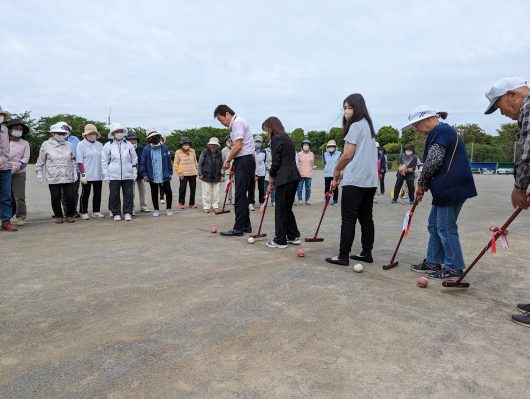 女子ゲートボール大会へ