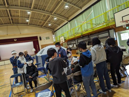 「第16回鶴二小地区総合防災訓練」「鶴川地区地域懇談会・講演会」